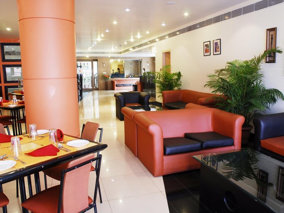 Vishwaratna Hotel Guwahati Exterior foto